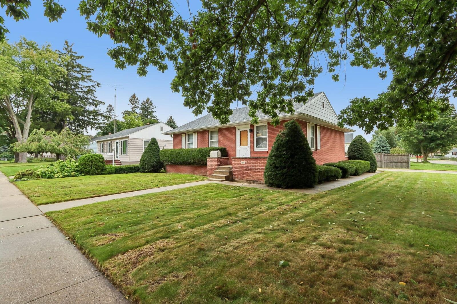 Photo 4 of 2606 Eisenhower Dr