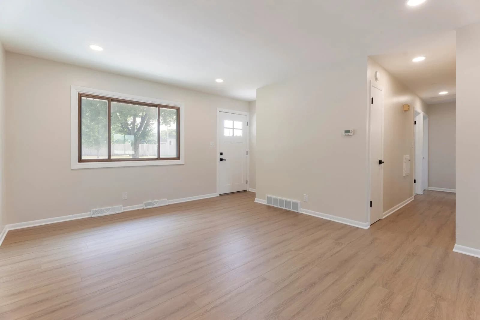 Photo 4 of 164 Uncas Ave