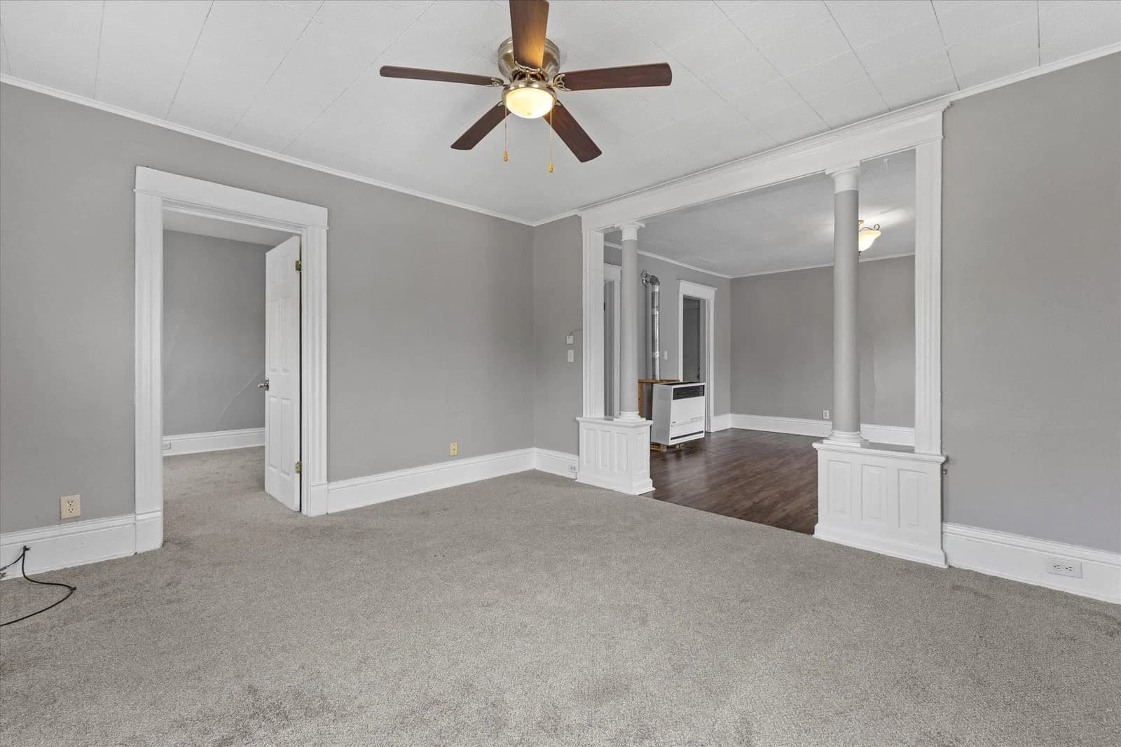 Photo 5 of 509 Park View Dr