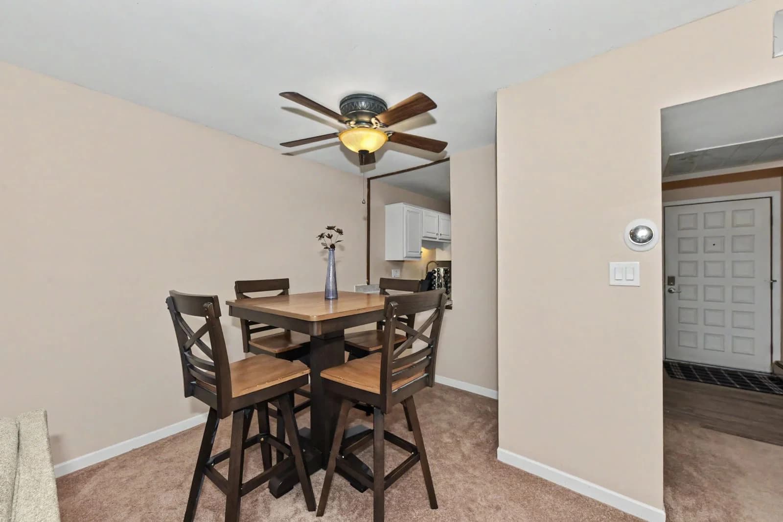 Photo 5 of 11907 Appleton Ave
