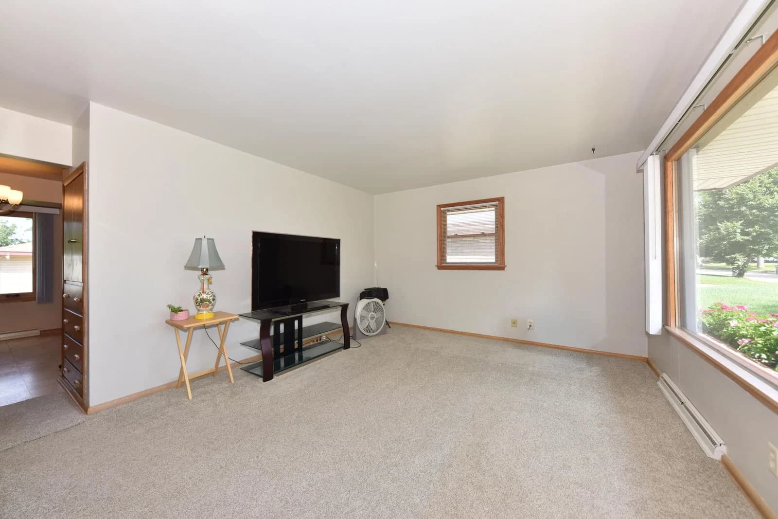 Photo 4 of 8136 Clovernook St