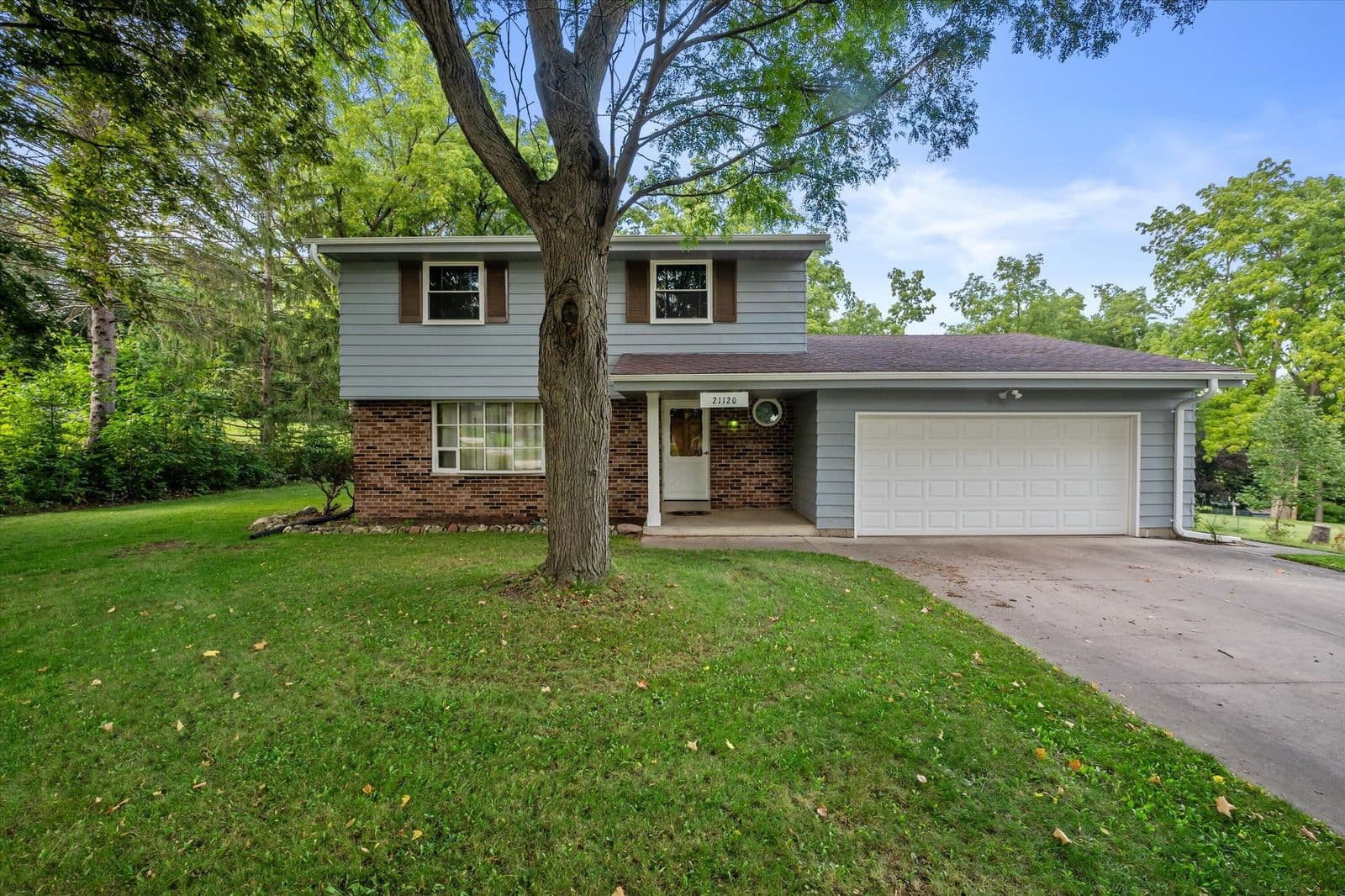 21120 Sierra Dr