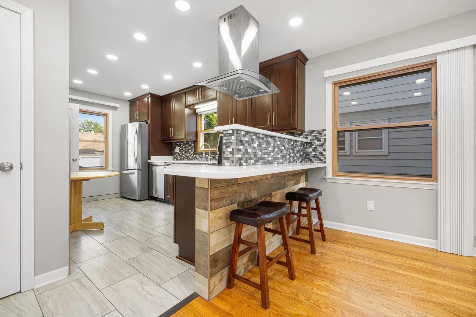 Photo 4 of 5348 Lydell Ave