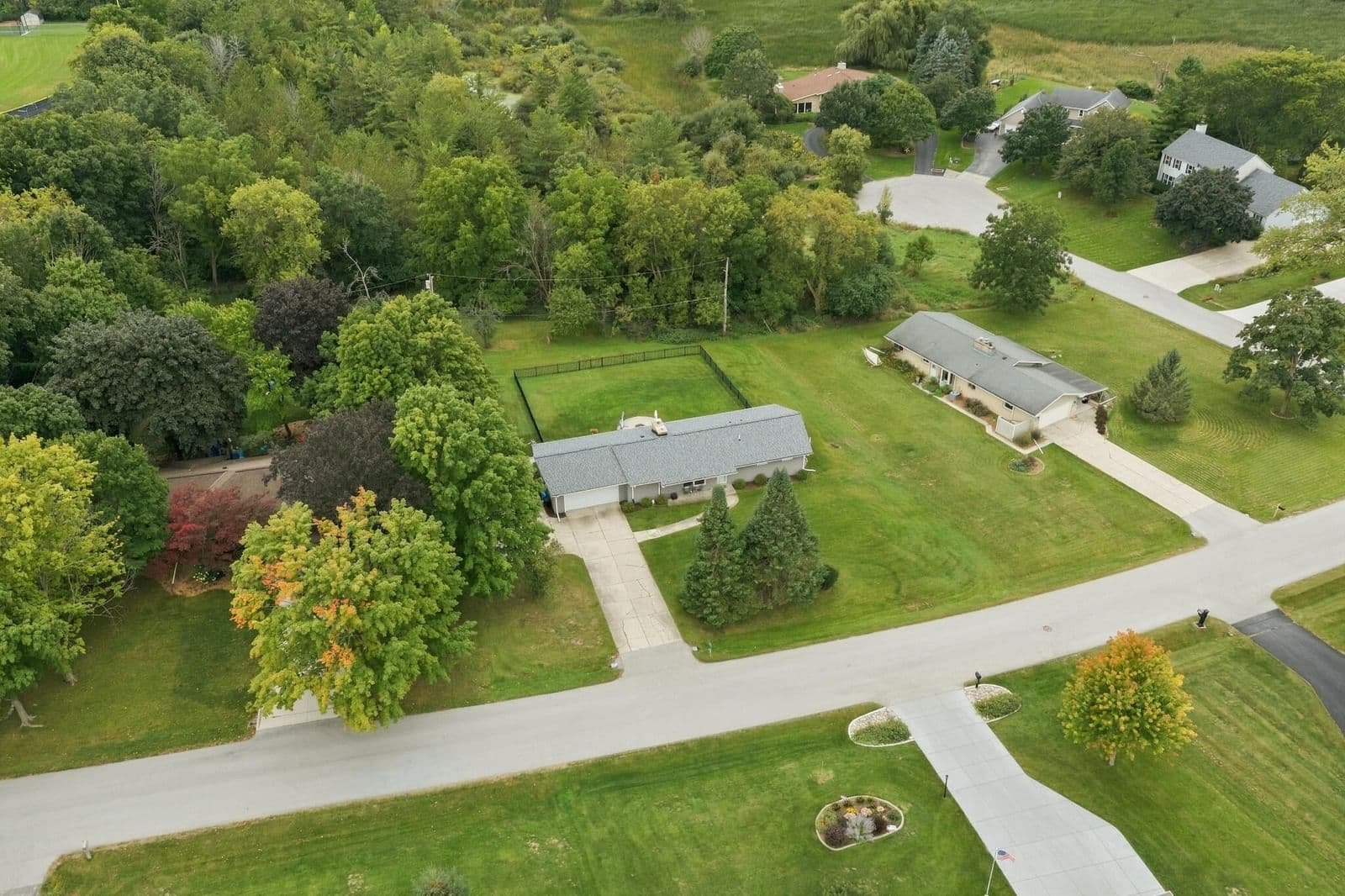 Photo 5 of 14465 Lindsay Dr