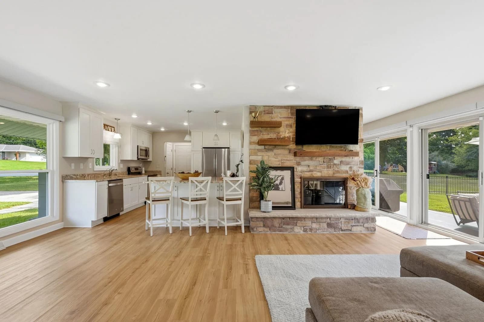 14465 Lindsay Dr