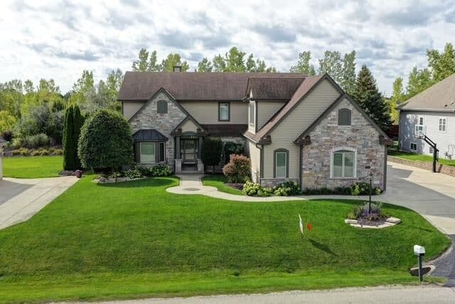 11011 Meadowcreek Dr