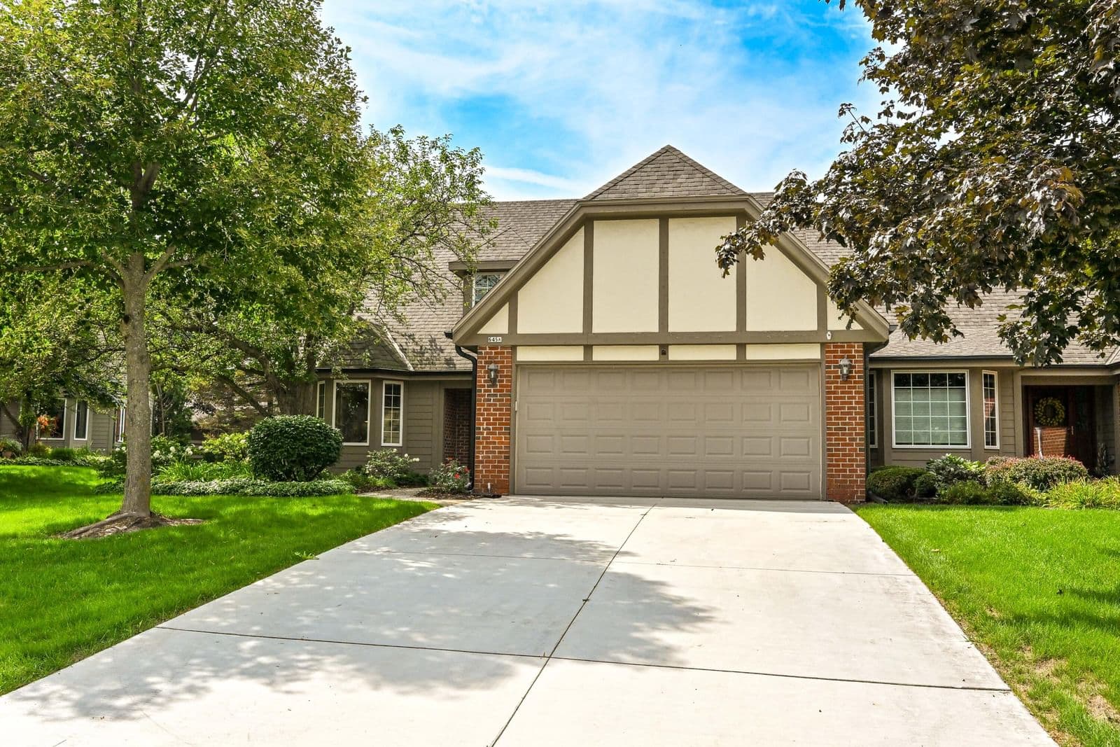 645 Willowick Ct