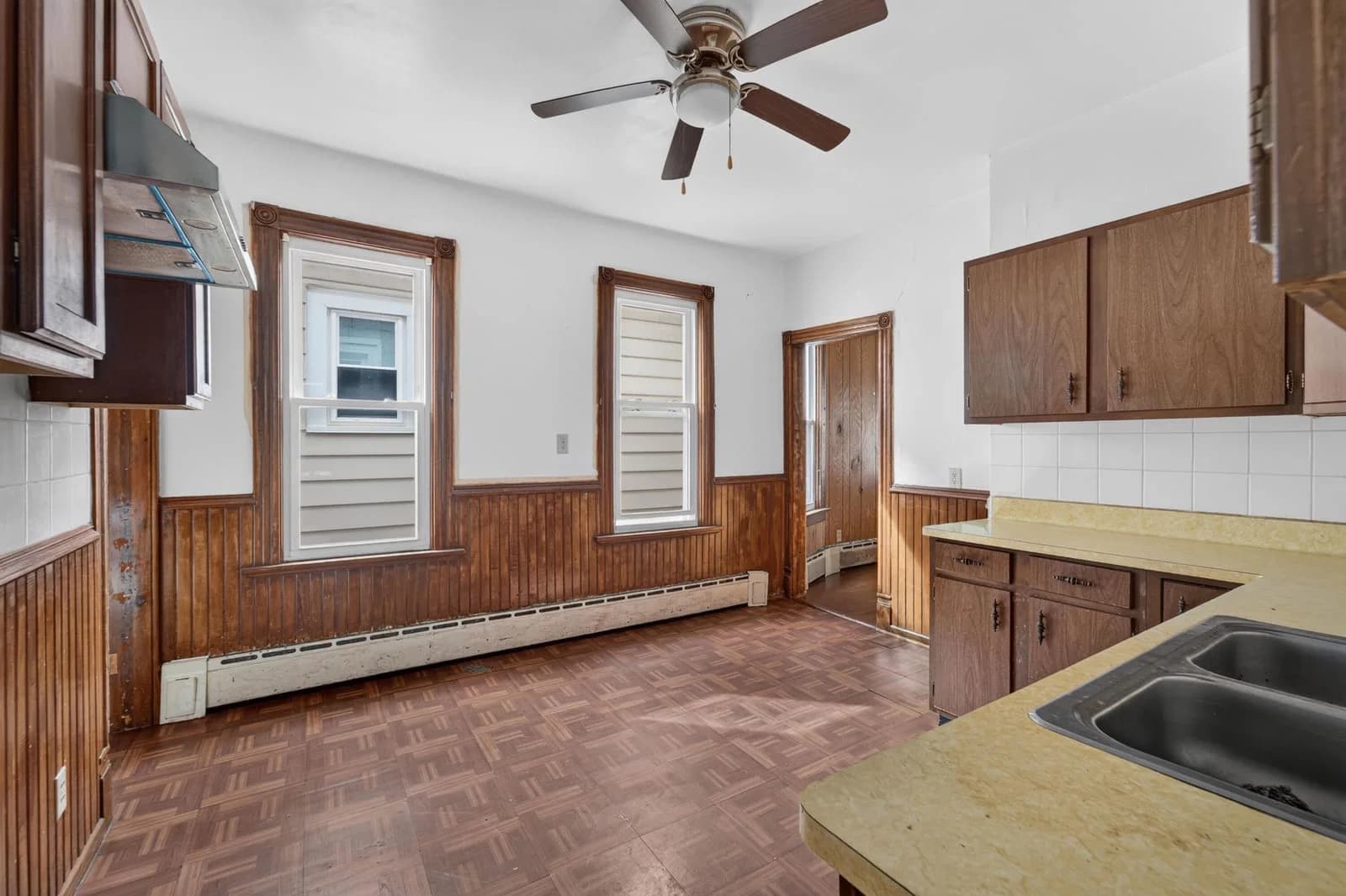 Photo 5 of 2444 34th St