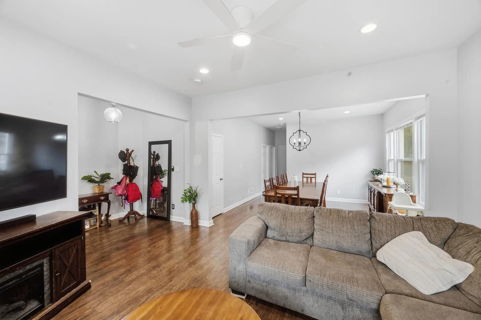 Photo 5 of 116 Meinecke Ave