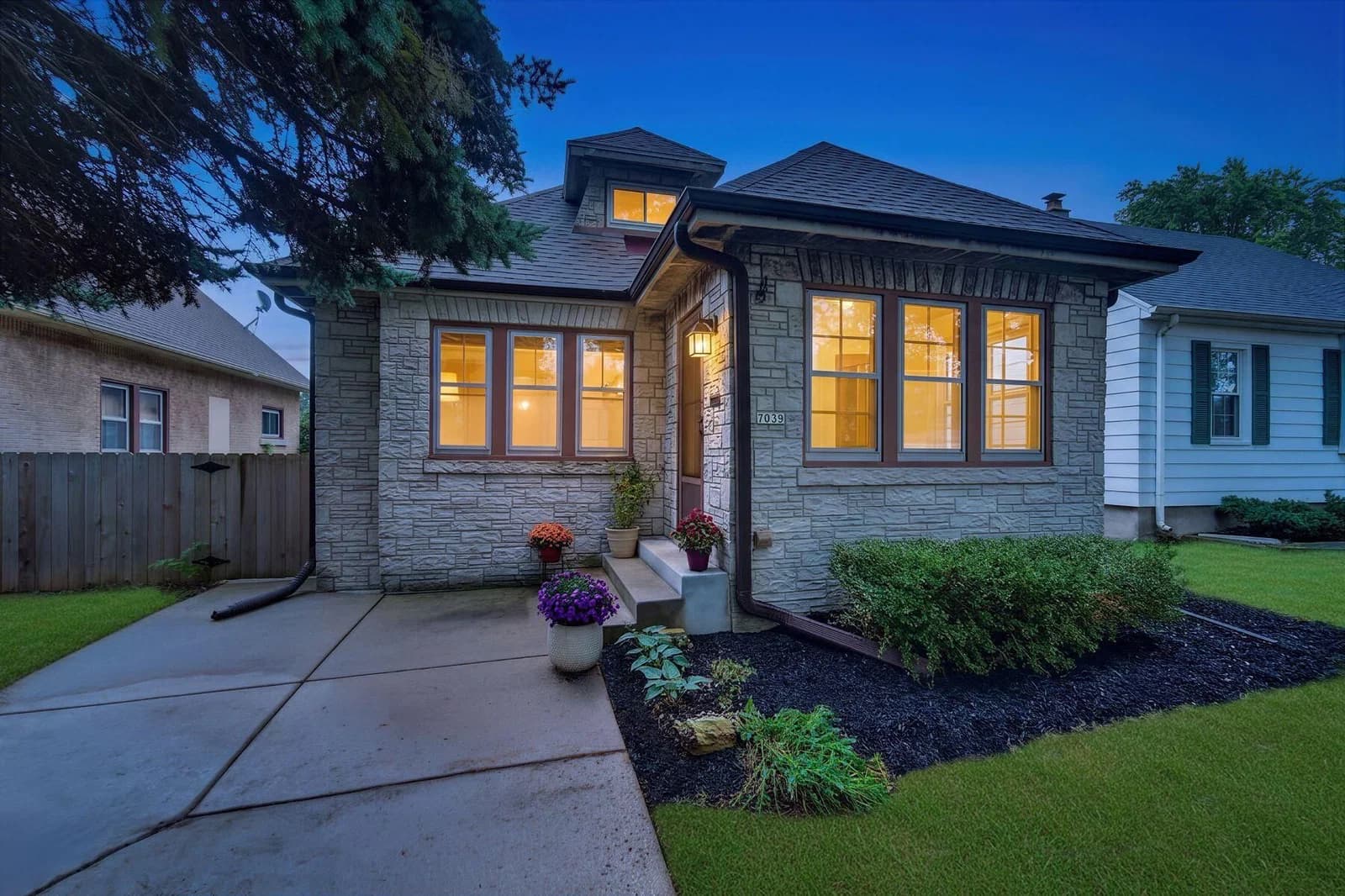 7039 Stuth Pl