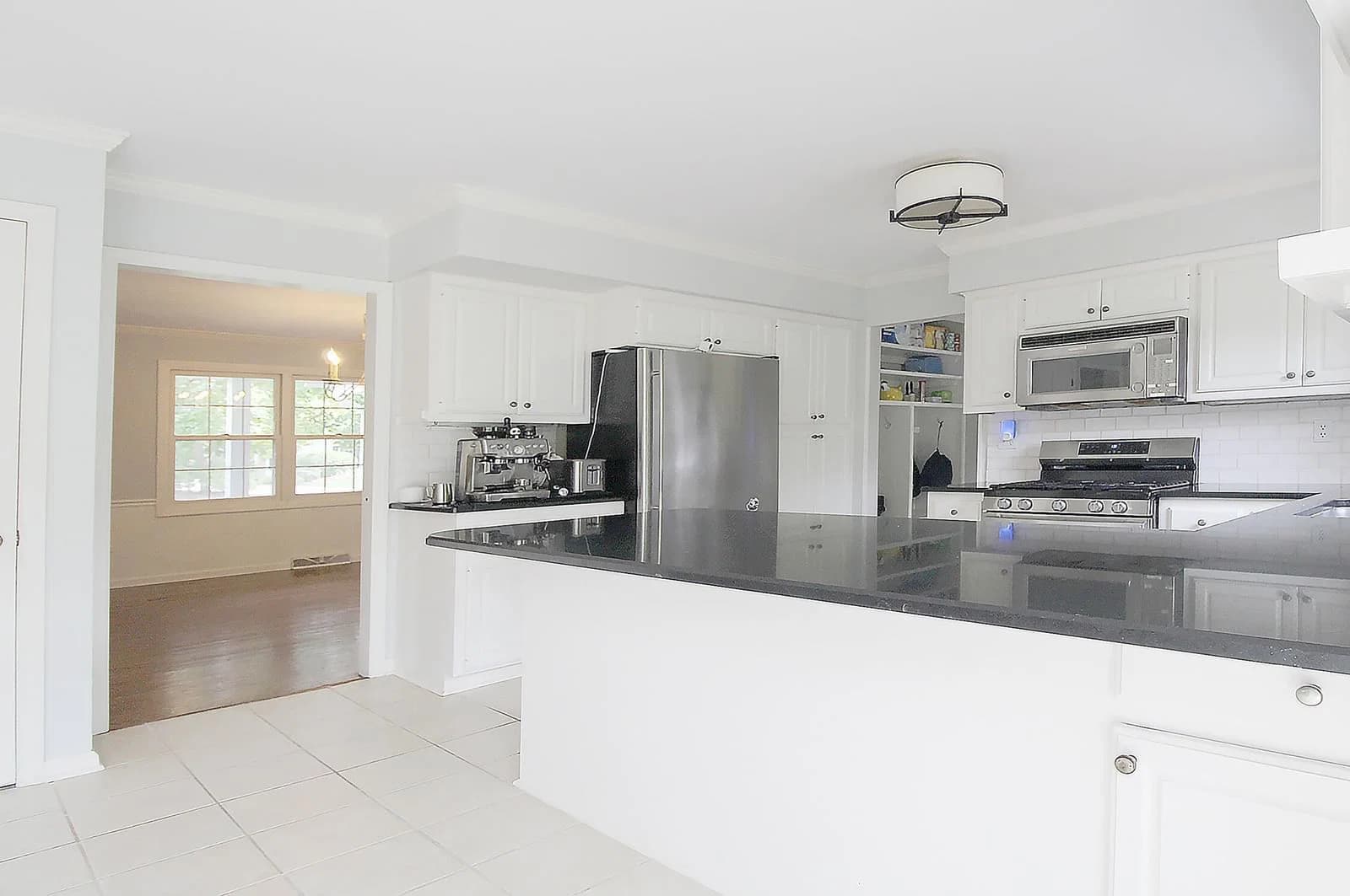 Photo 4 of 10205 Kenilworth Cir