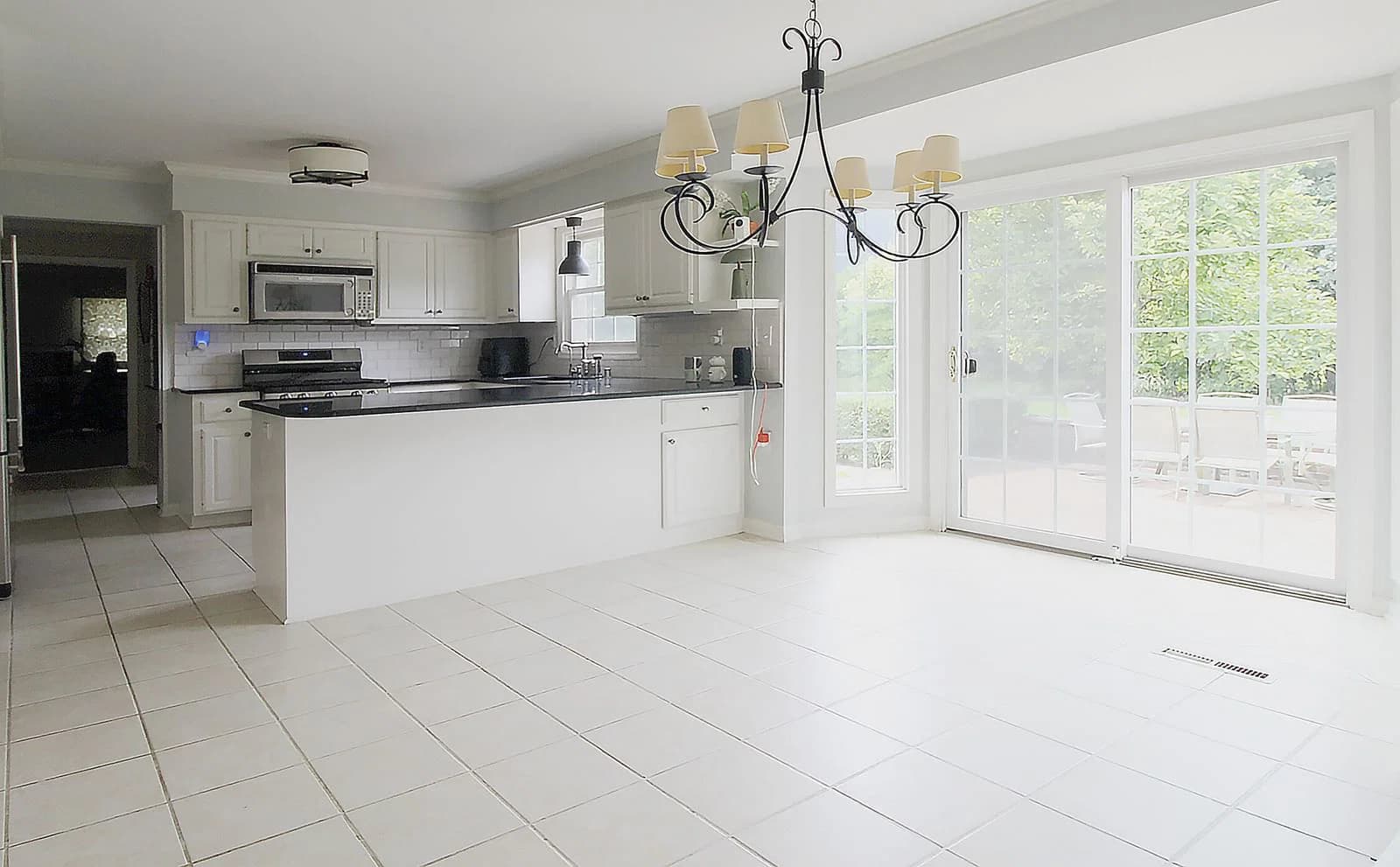Photo 5 of 10205 Kenilworth Cir