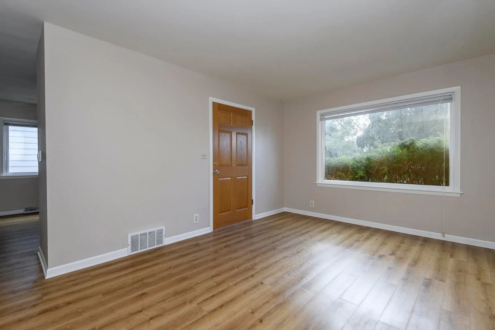 Photo 5 of 422 70th St