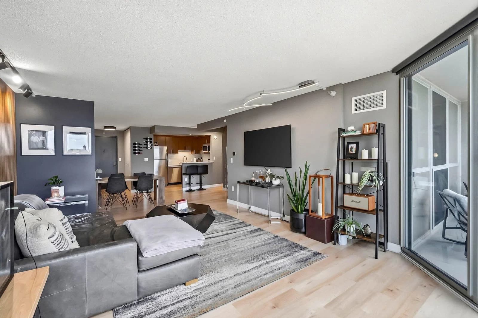 1660 Prospect Ave