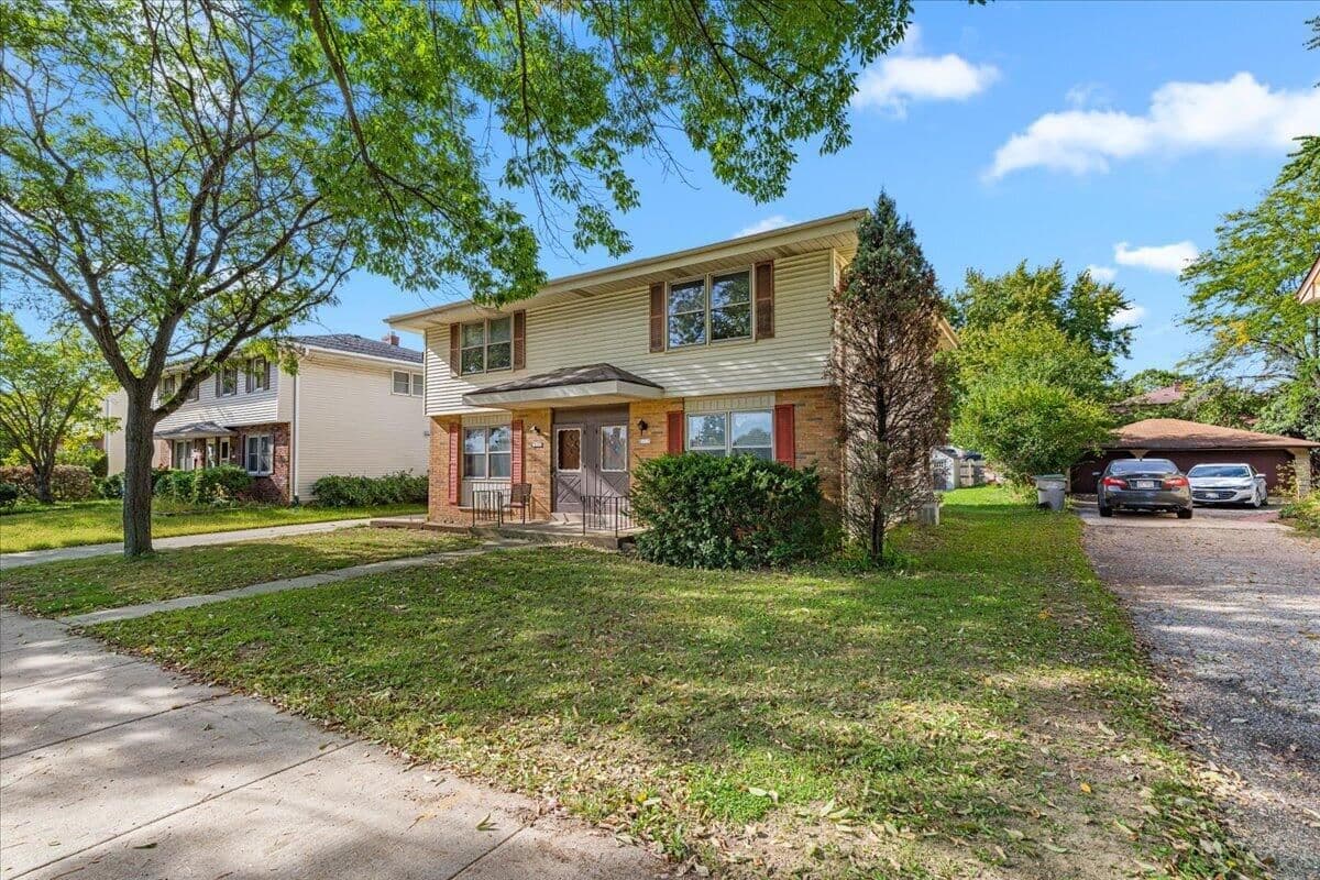 Photo 4 of 10773 Appleton Ave