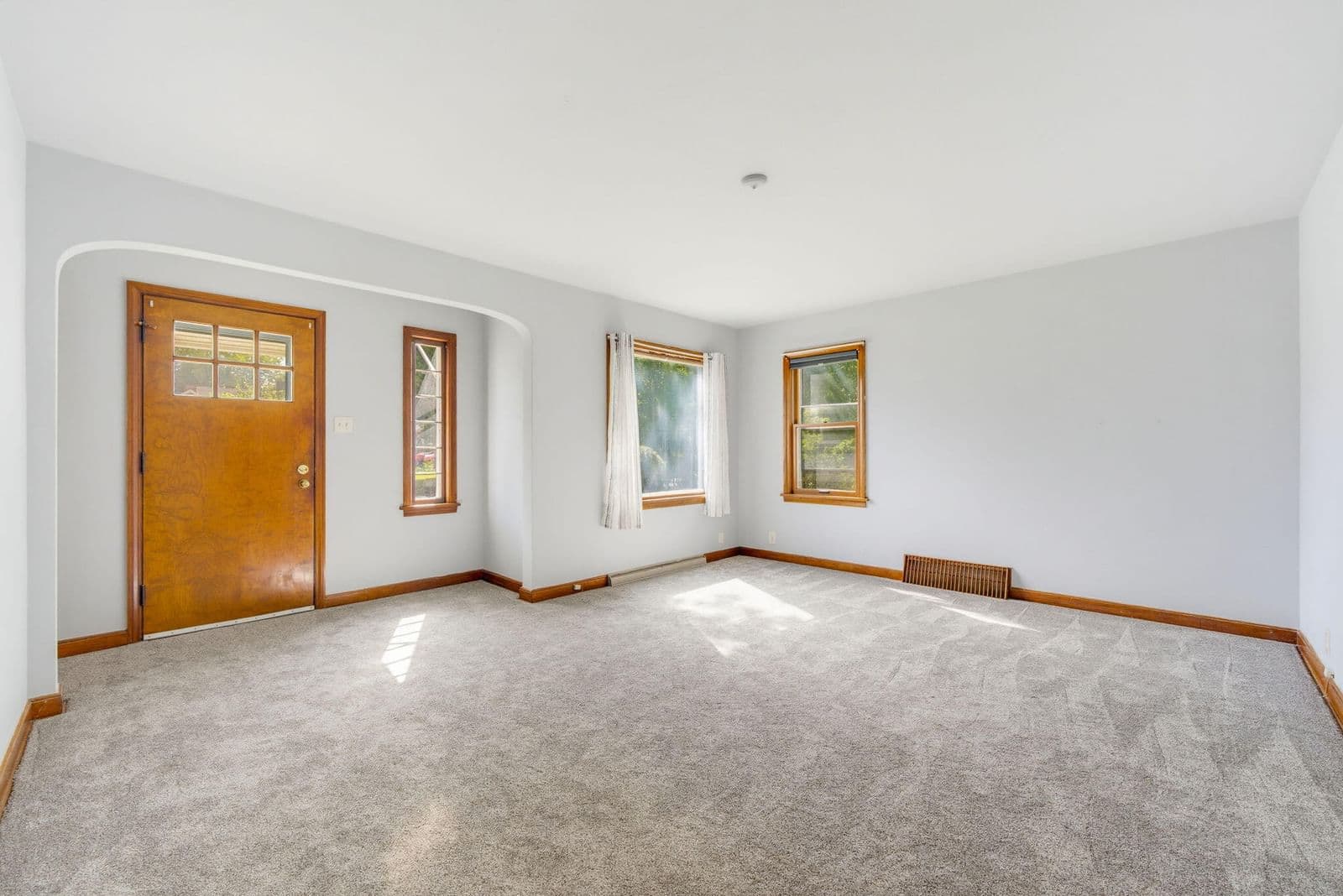 Photo 5 of 325 Gauer Cir