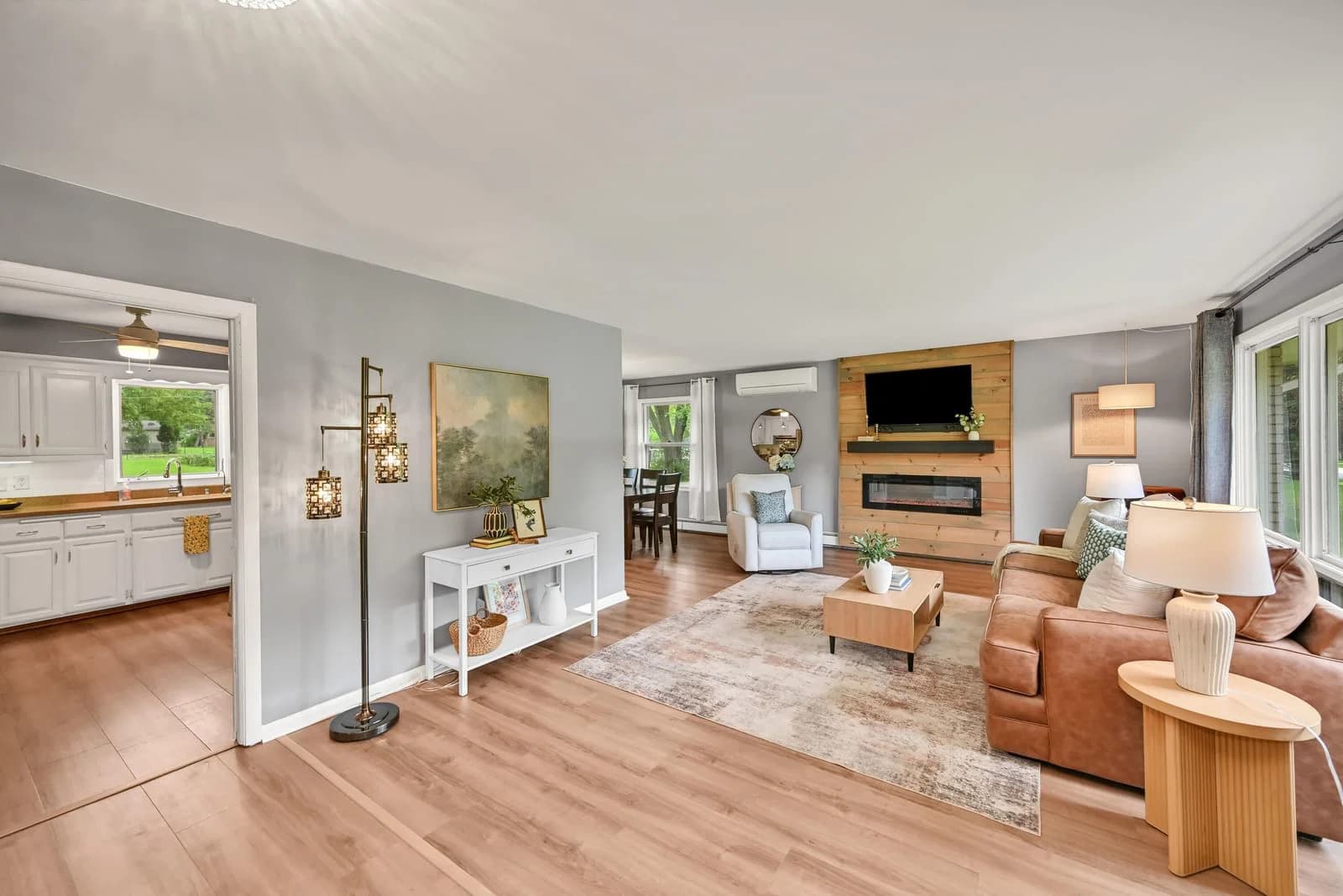 Photo 5 of 11938 Ridgeway Ave