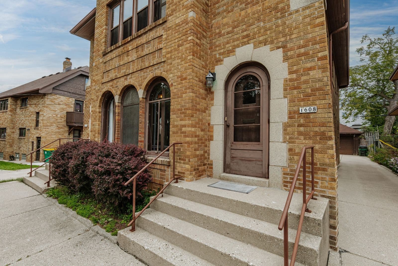 Photo 4 of 1606 Newton Ave