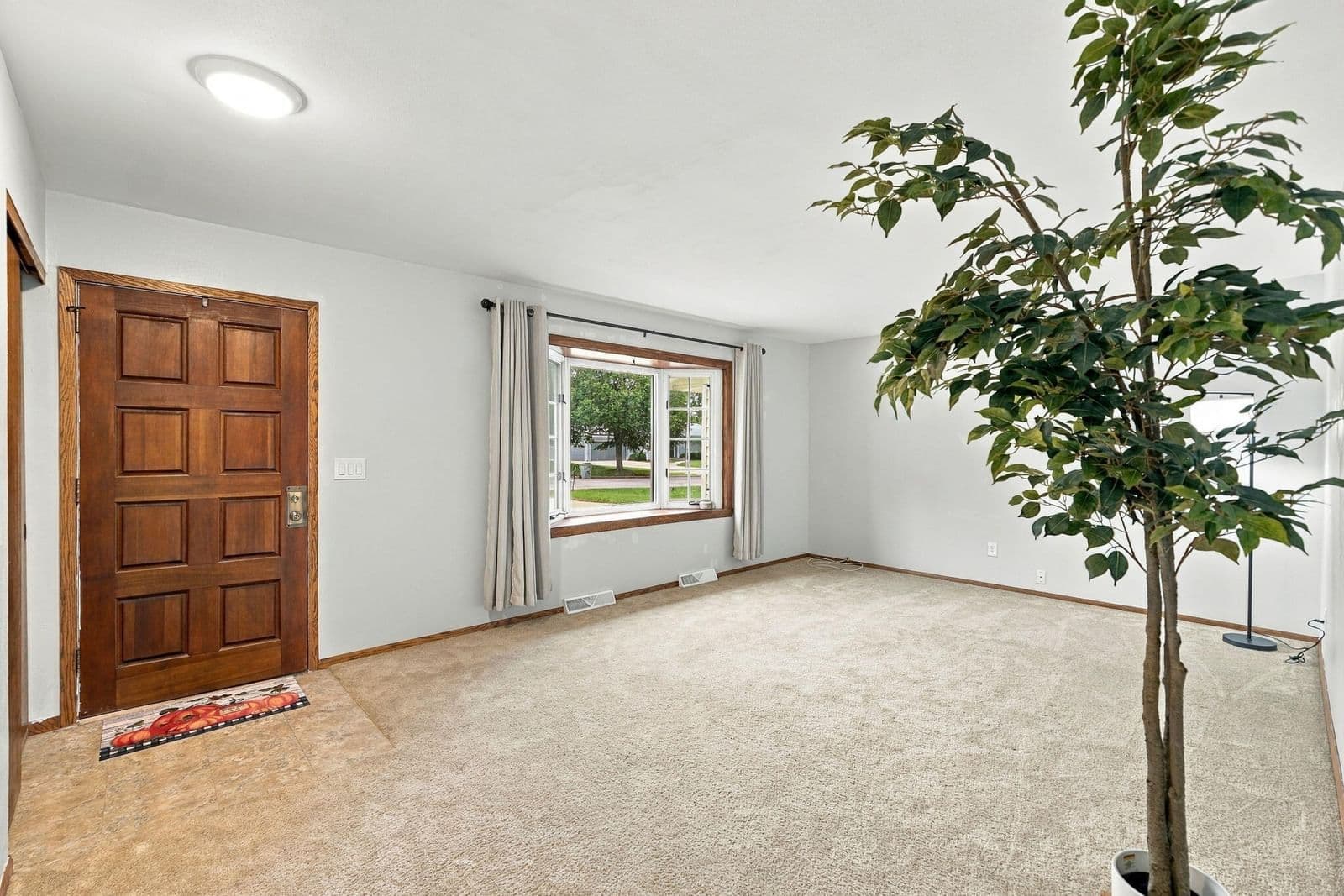 Photo 4 of 10931 Kaul Ave