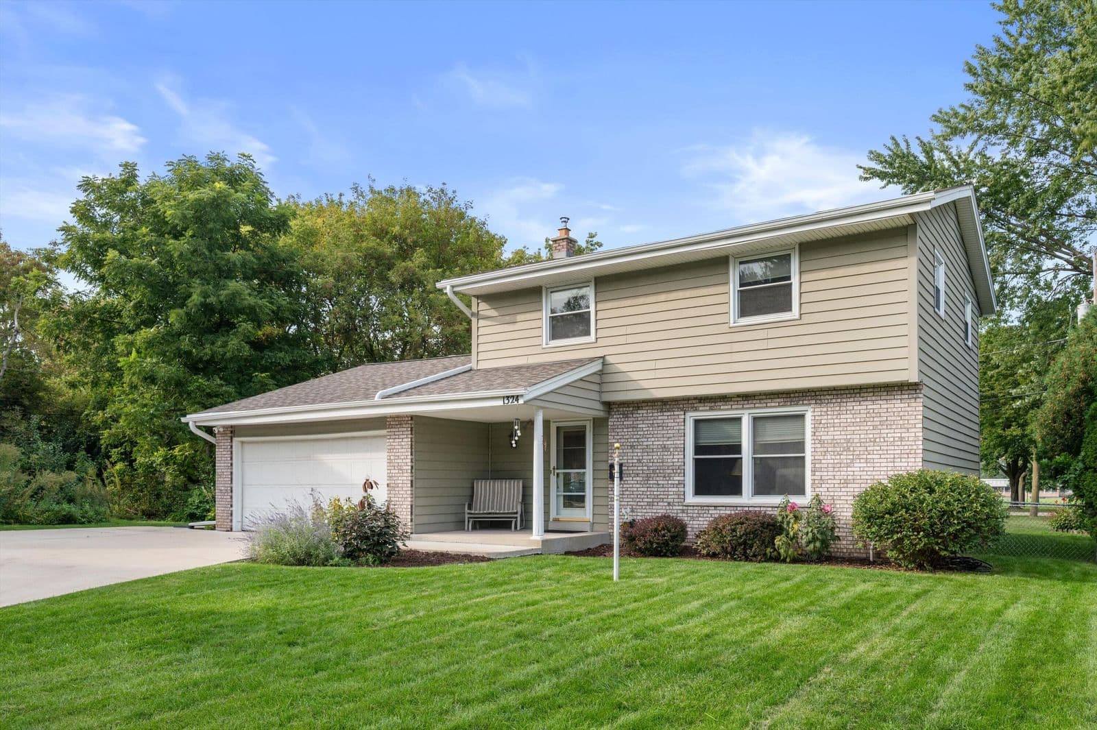 1324 Paradise Ct