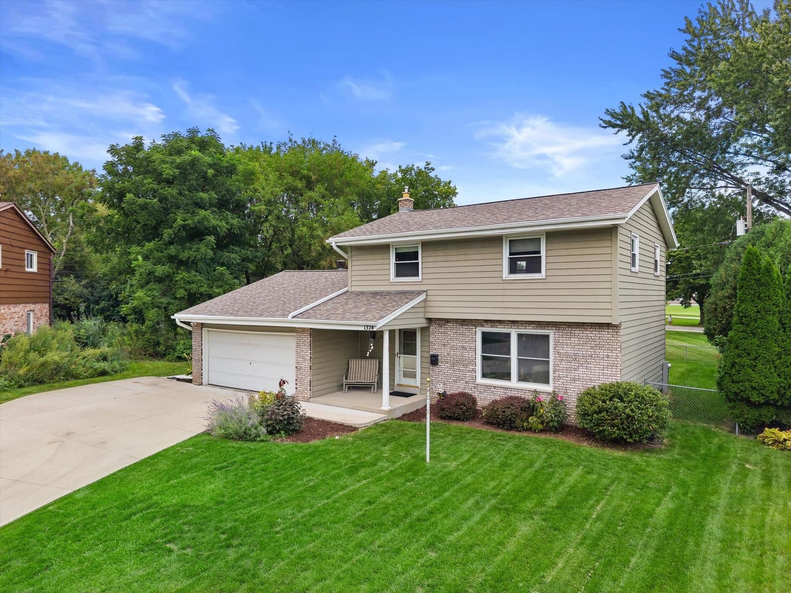 1324 Paradise Ct