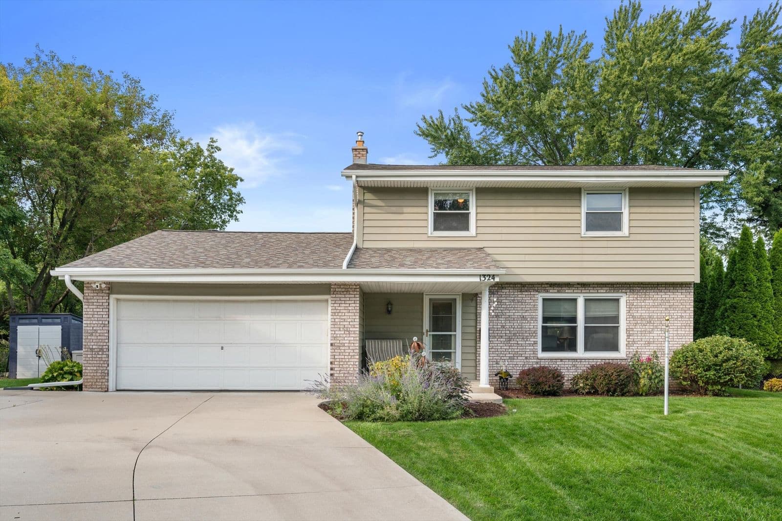 1324 Paradise Ct