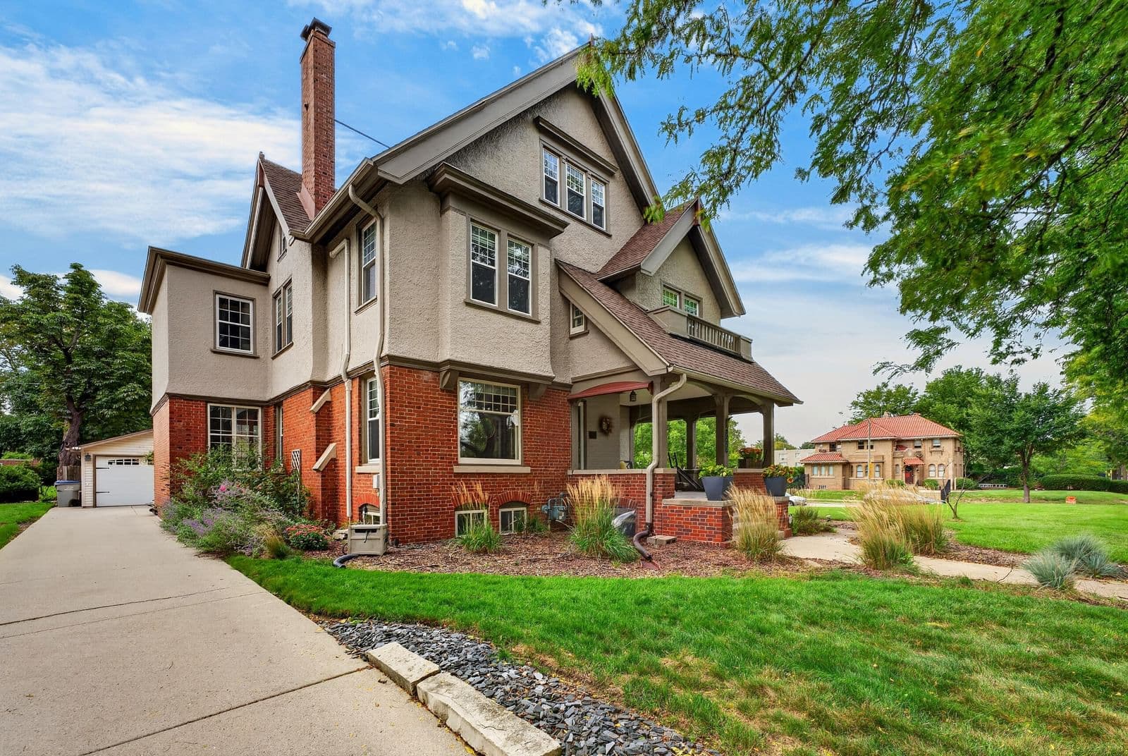 3223 Highland Blvd