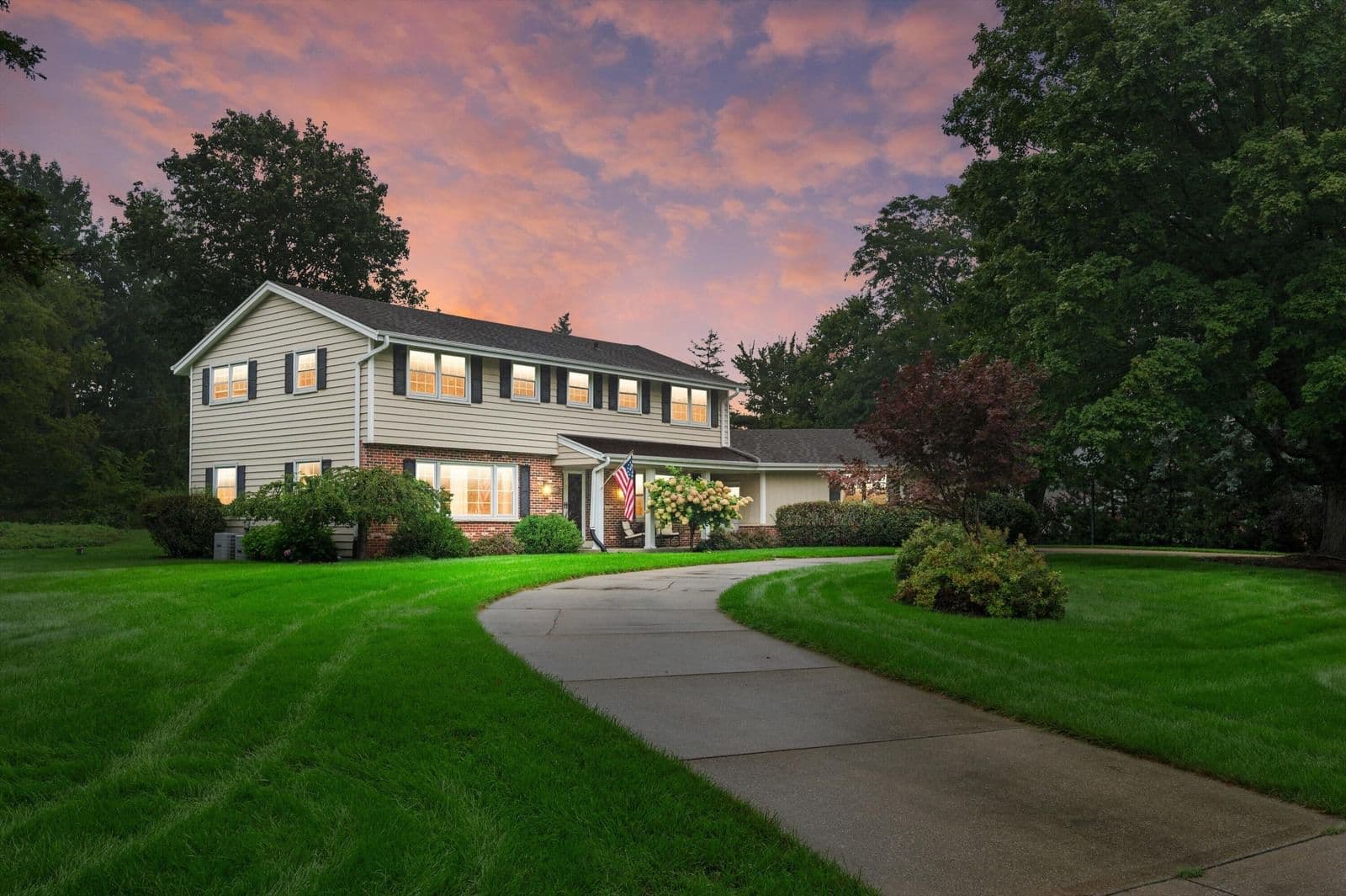 16040 Siesta Ln