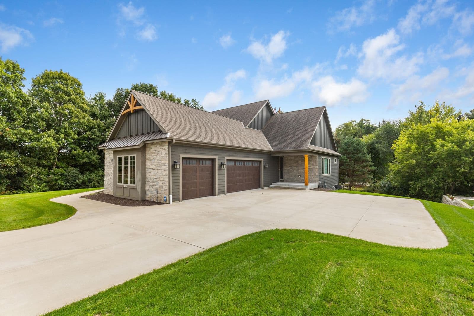 18425 Patti Ln