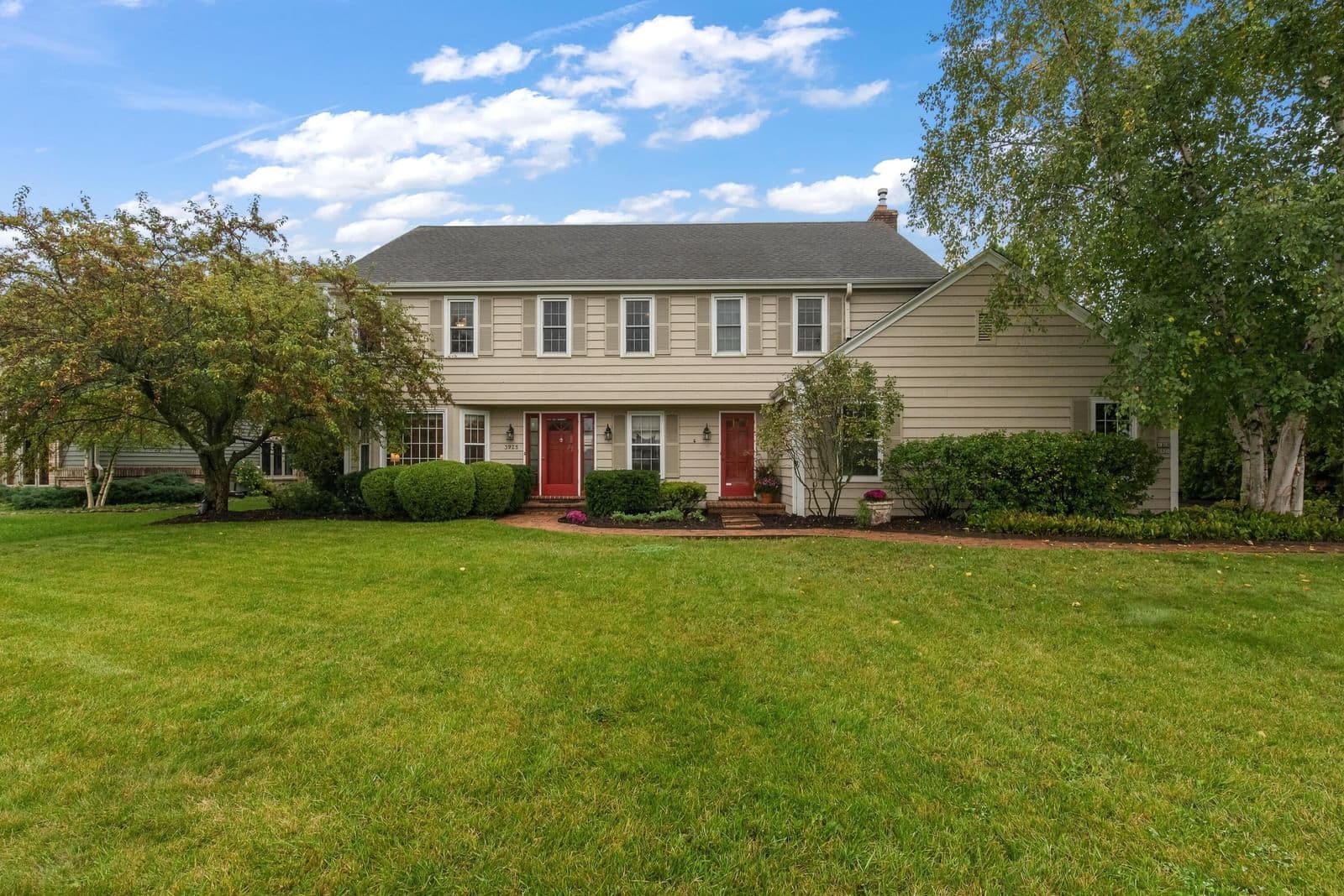 3925 Sherbrooke Dr