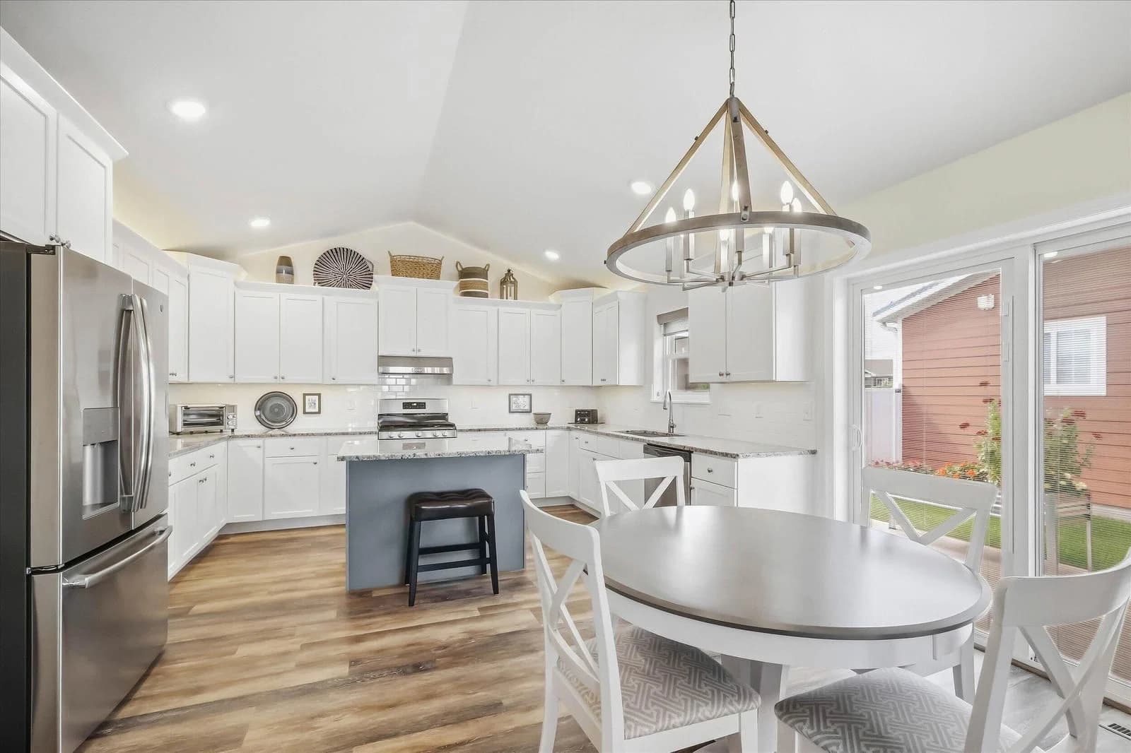 1811 Farm View Dr