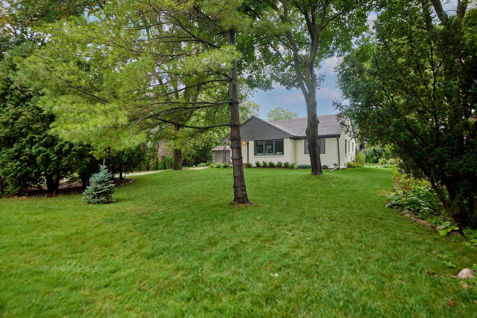 825 Circle Dr