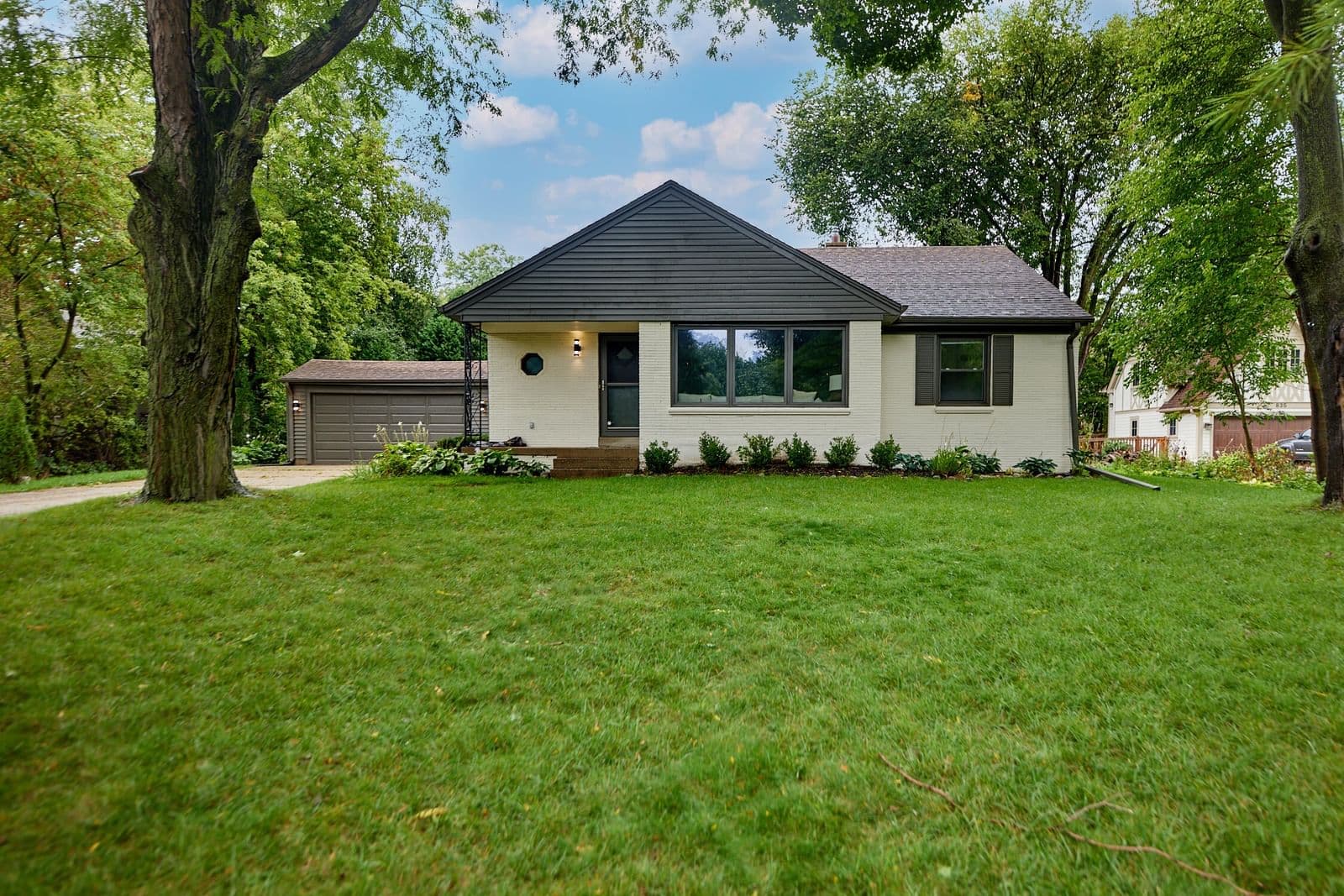 825 Circle Dr