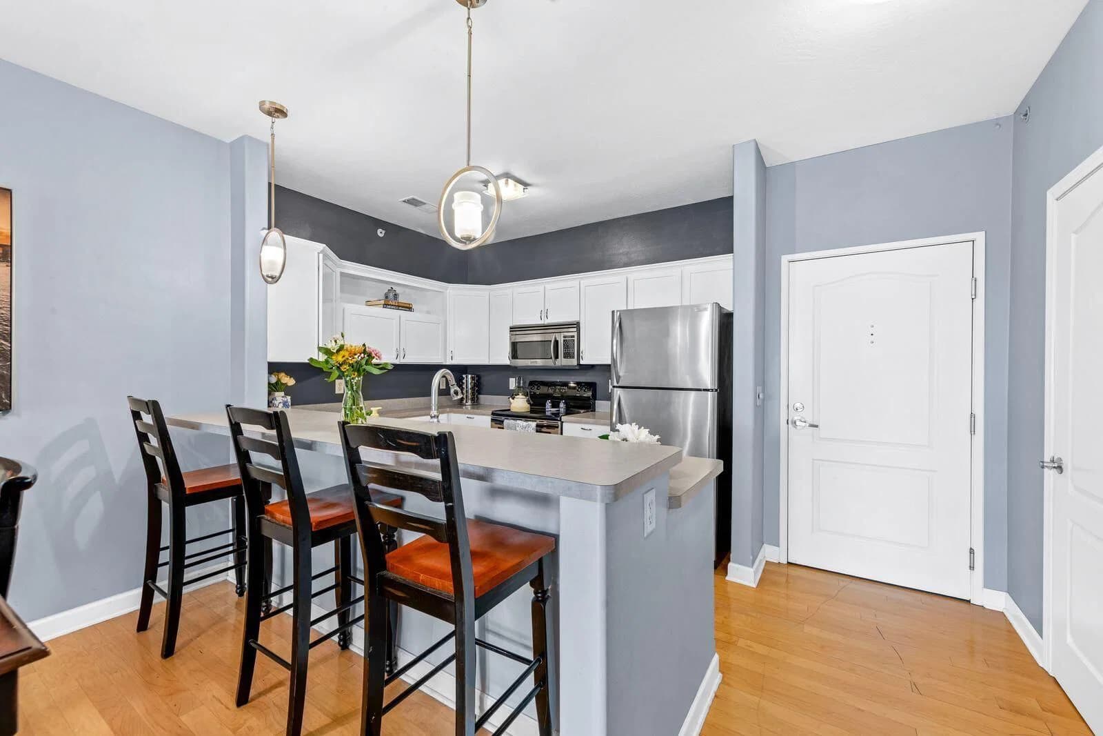 Photo 4 of 1619 Farwell Ave