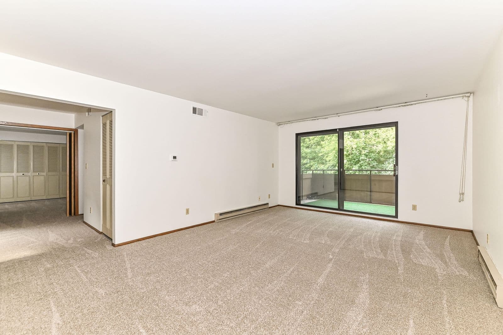 7003 Green Bay Ave