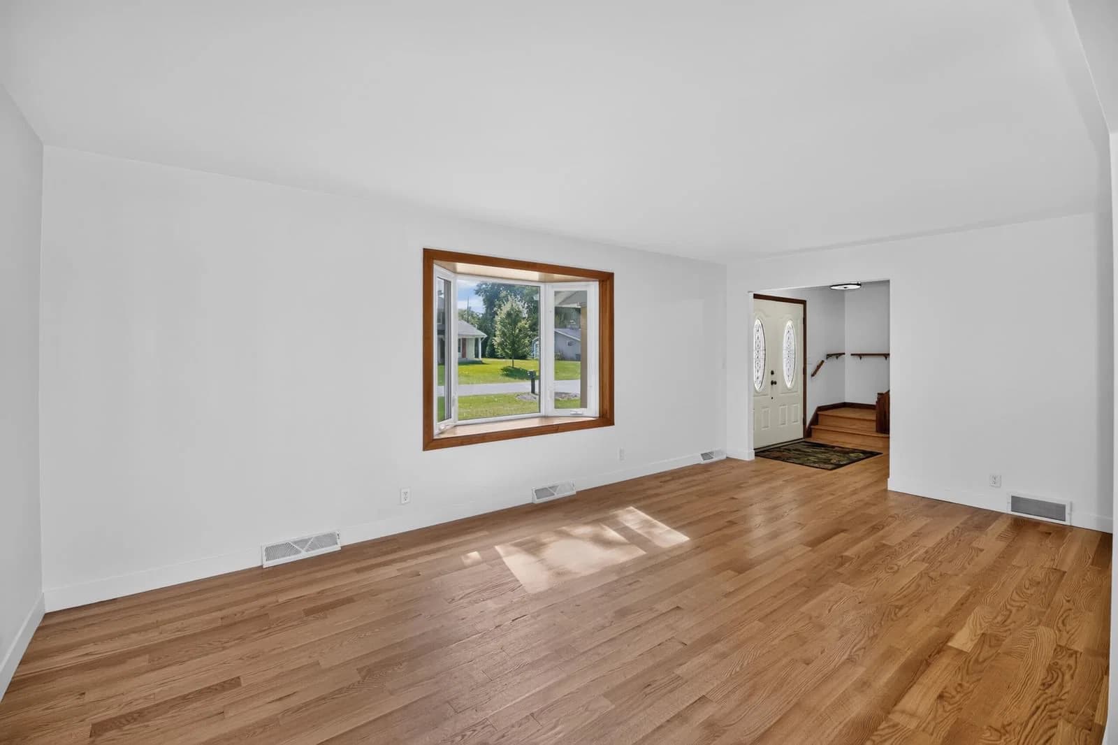 Photo 5 of 21300 Astolat Dr
