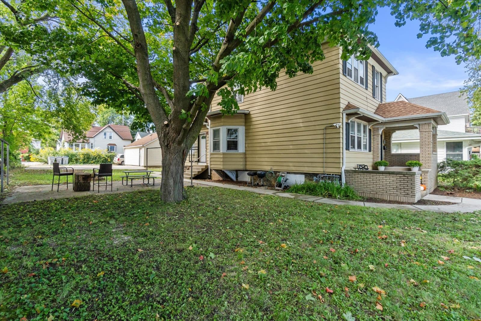 Photo 4 of 2715 Humboldt Blvd