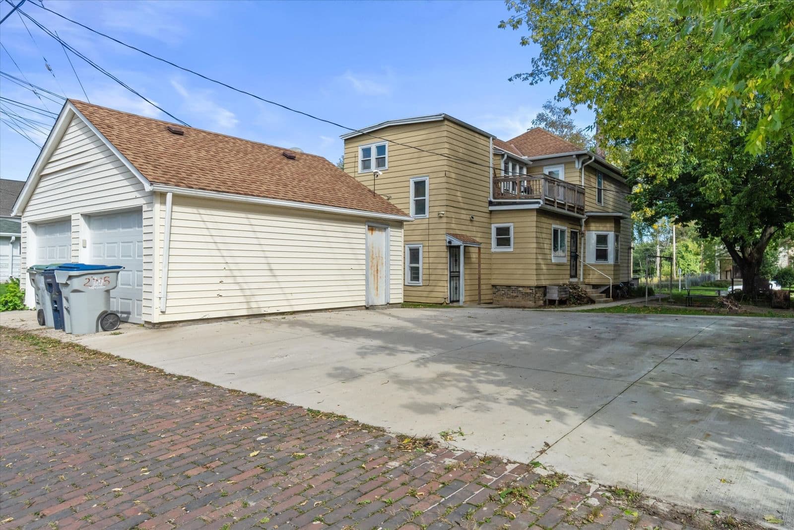 Photo 5 of 2715 Humboldt Blvd