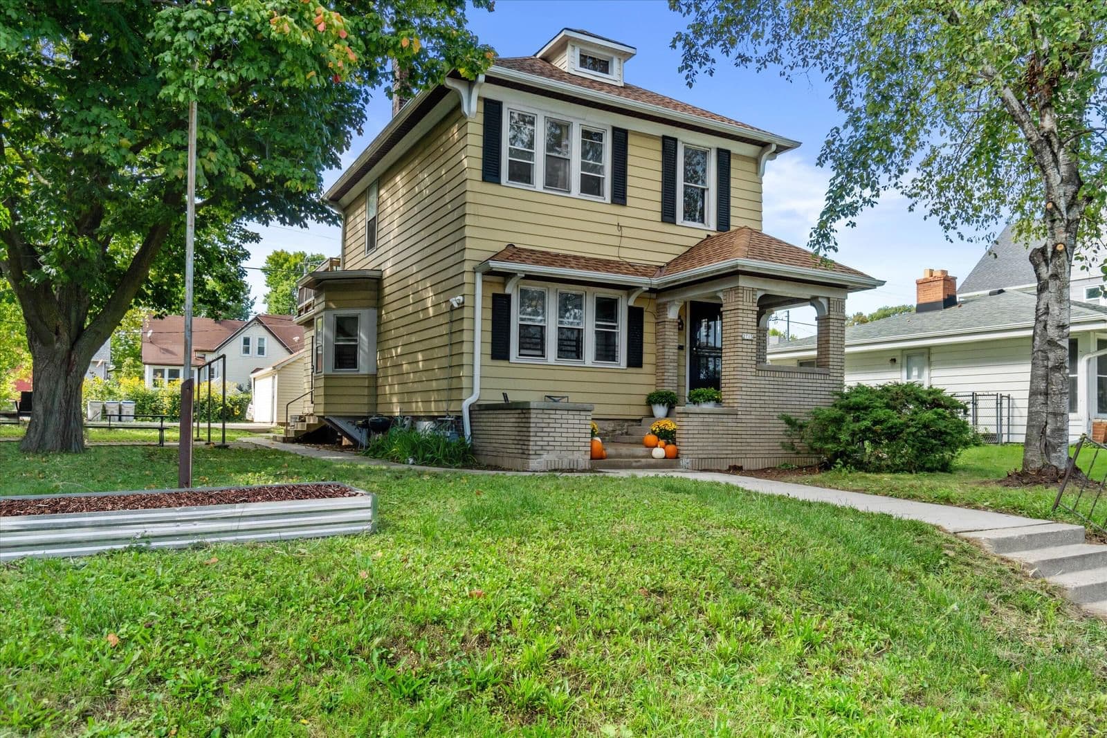 2715 Humboldt Blvd