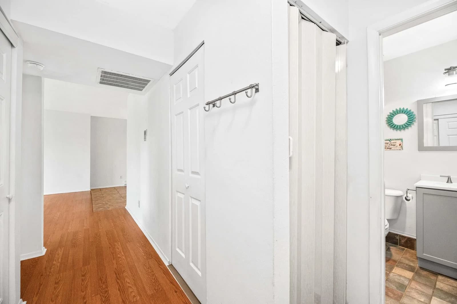 Photo 4 of 10625 Ivy Ct