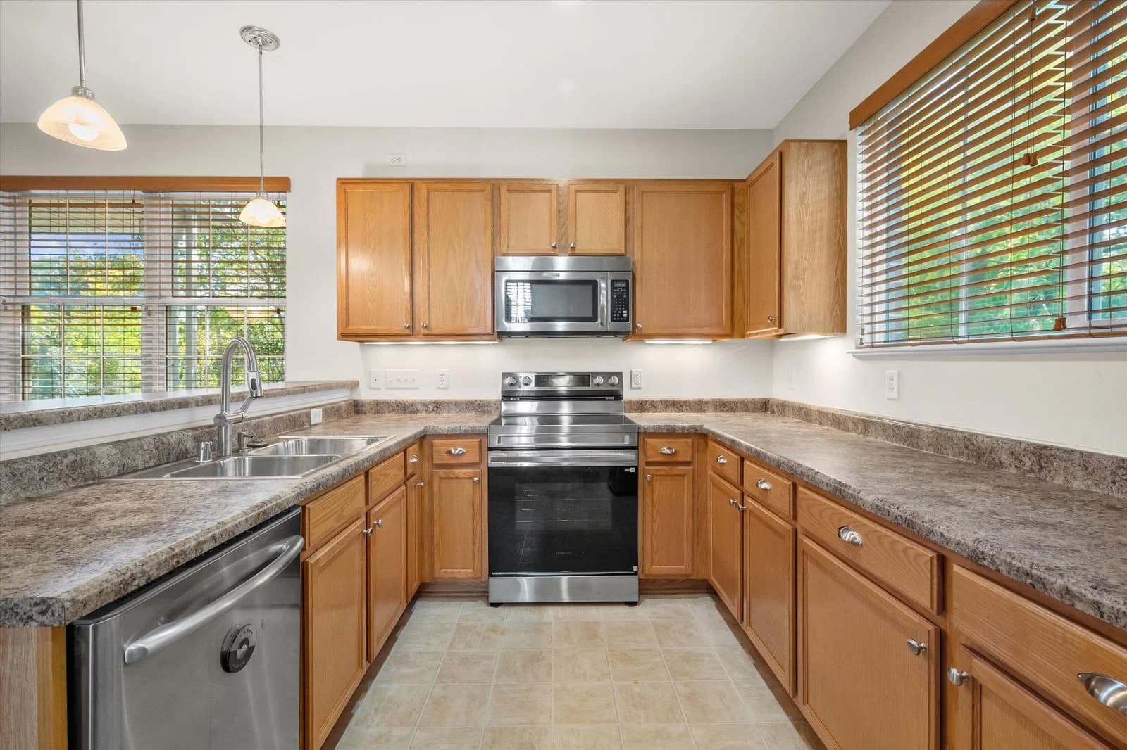 Photo 5 of 8485 Ashbury Ln