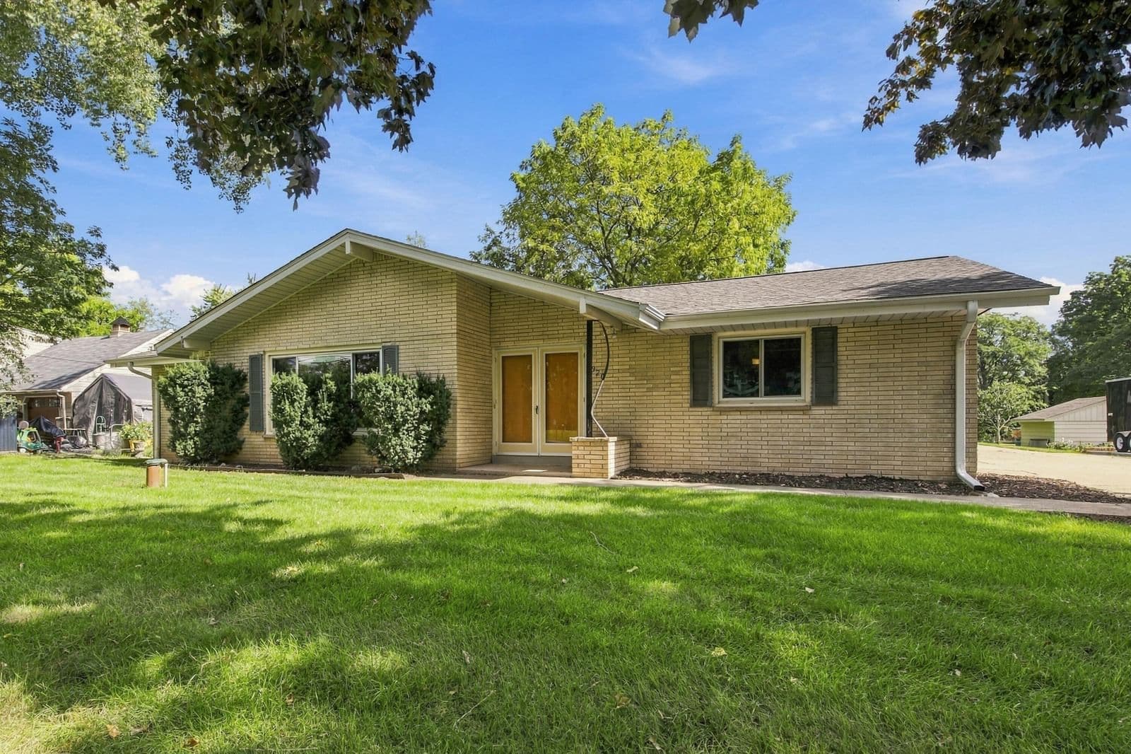3920 Fiebrantz Dr