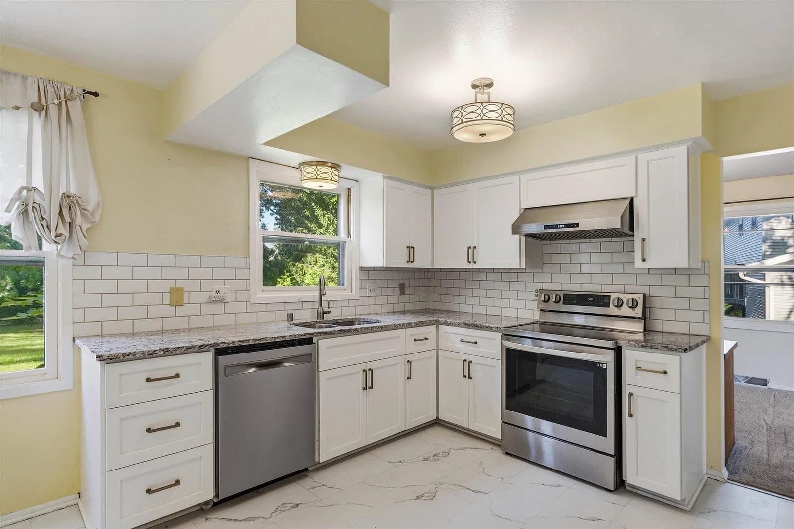 11145 Riverland Ct