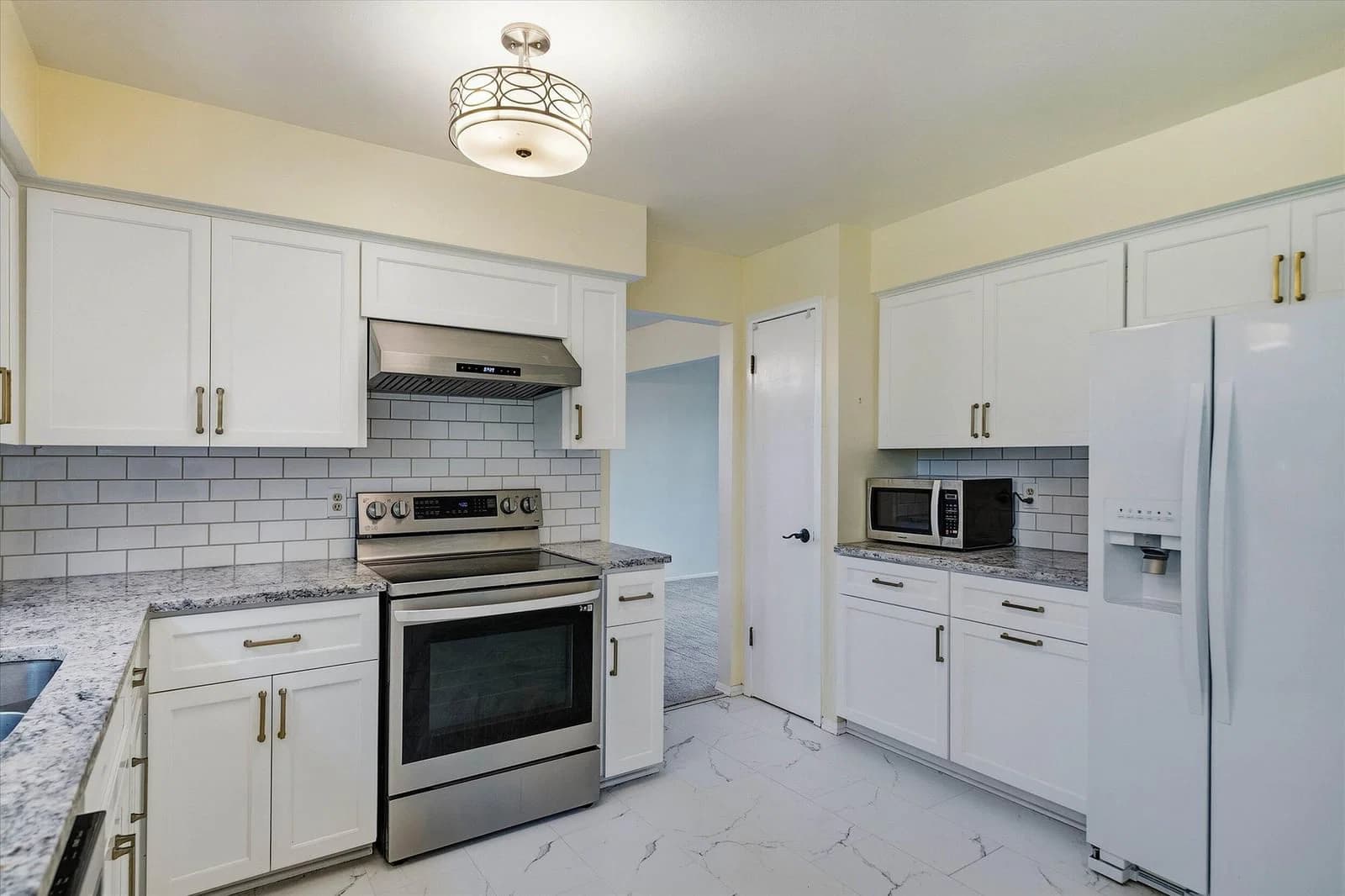 Photo 4 of 11145 Riverland Ct