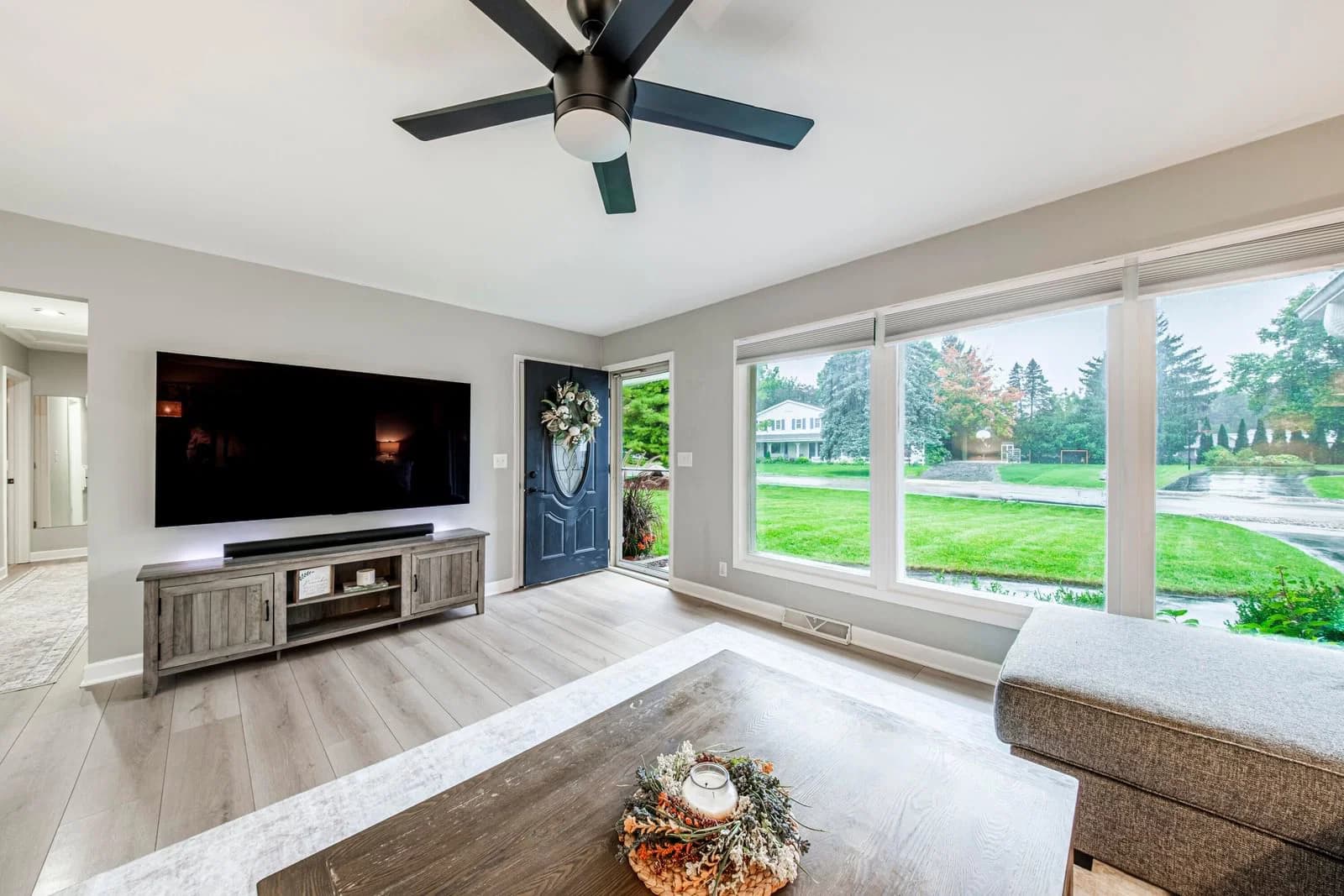 2410 Camelot Dr
