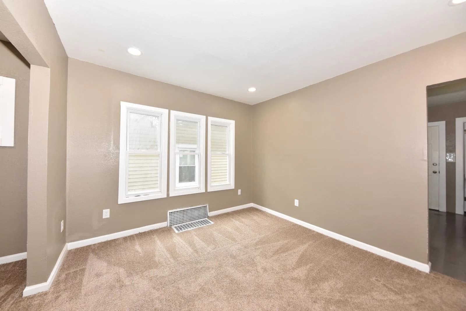 Photo 5 of 2543 37th St