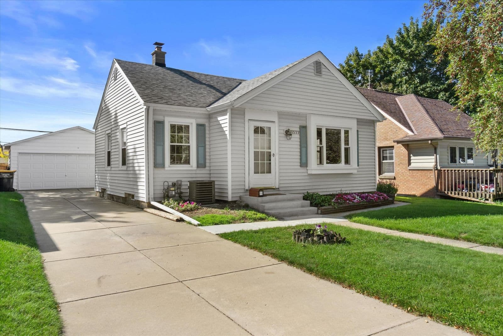 10533 Everett Cir