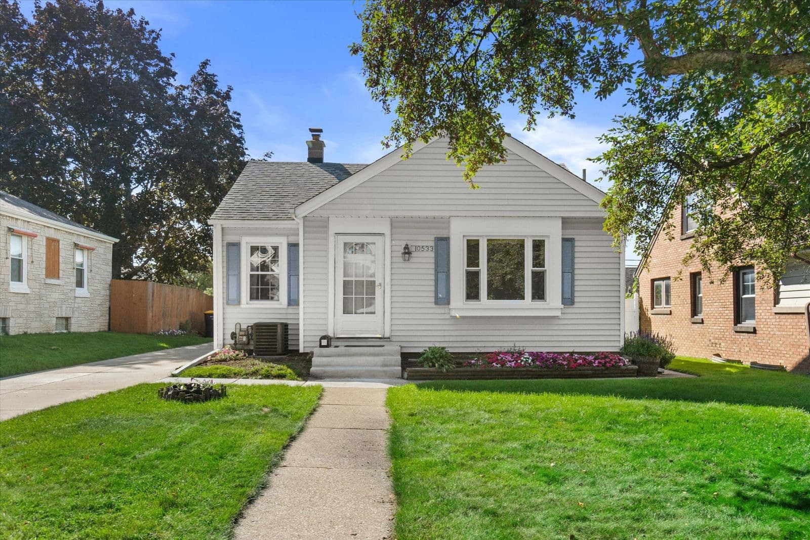 10533 Everett Cir