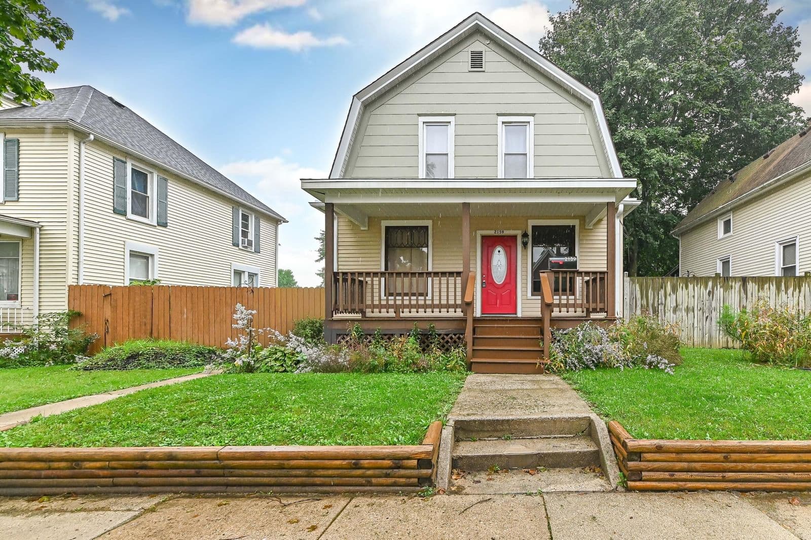 2159 Clarence Ave