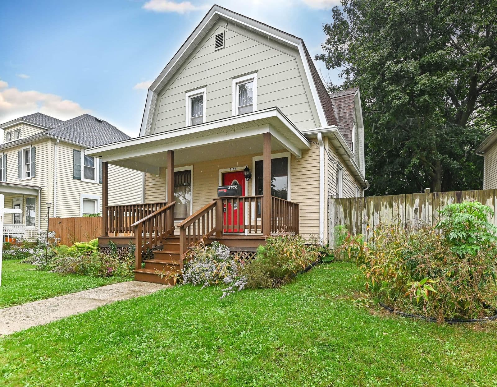 2159 Clarence Ave